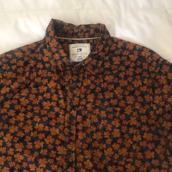 Button down casual shirt - Picture 2 of 2